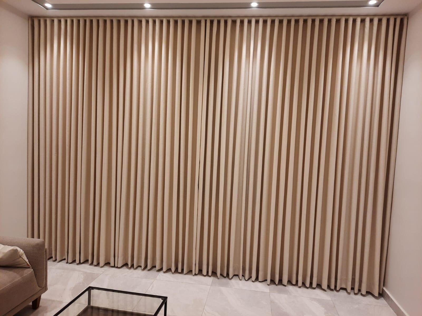 بصمة للستائر – لمسة فخامة لكل مساحة